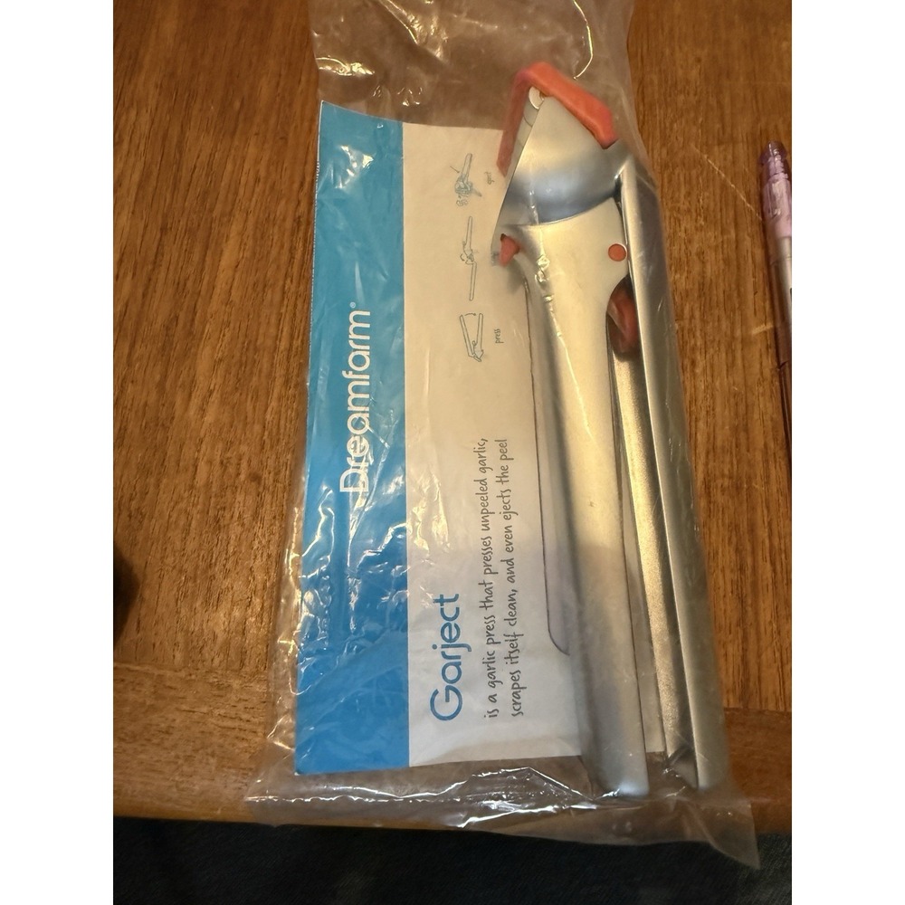 Dreamfarm Garject Garlic Peeler & Press Heavy Duty Kitchen Tool Sealed - Red